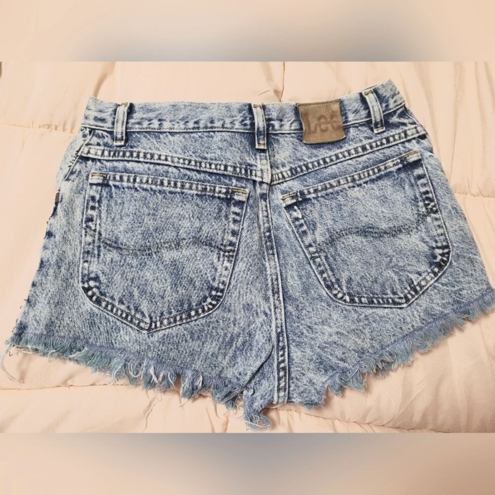 Vintage Acid Wash High Rise Cutoff